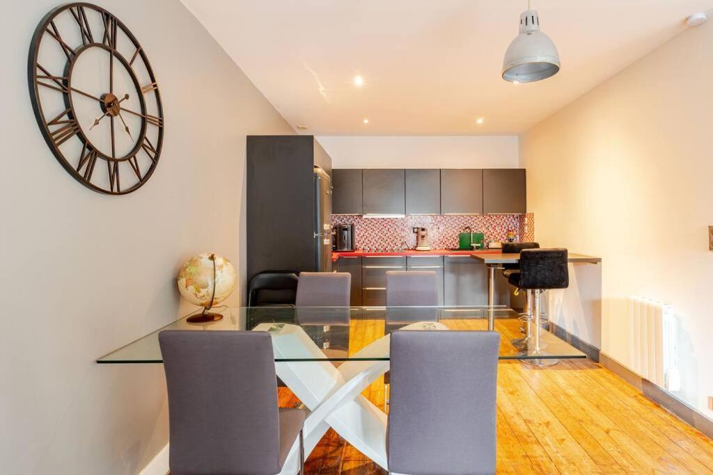 Bel Dans Le Centre Historique Avec Wi-fi Et Toutes Les Commodites Apartment Dinan